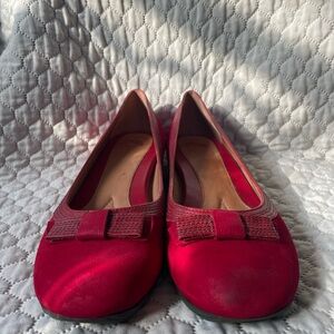 Nurture by Lamaze Red Flats with Bow Accent